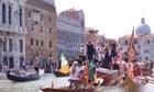 Venezia players celebrated their return to serie a with a boat parade in the city - video 1 venezia-actors-return-to-serie-a-in-town-celebrated-boat-pass-toren-with-video